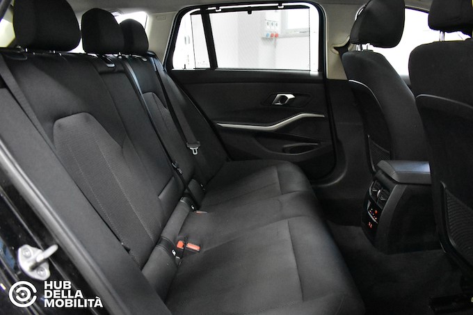 BMW 320d 48V Touring Business Advantage